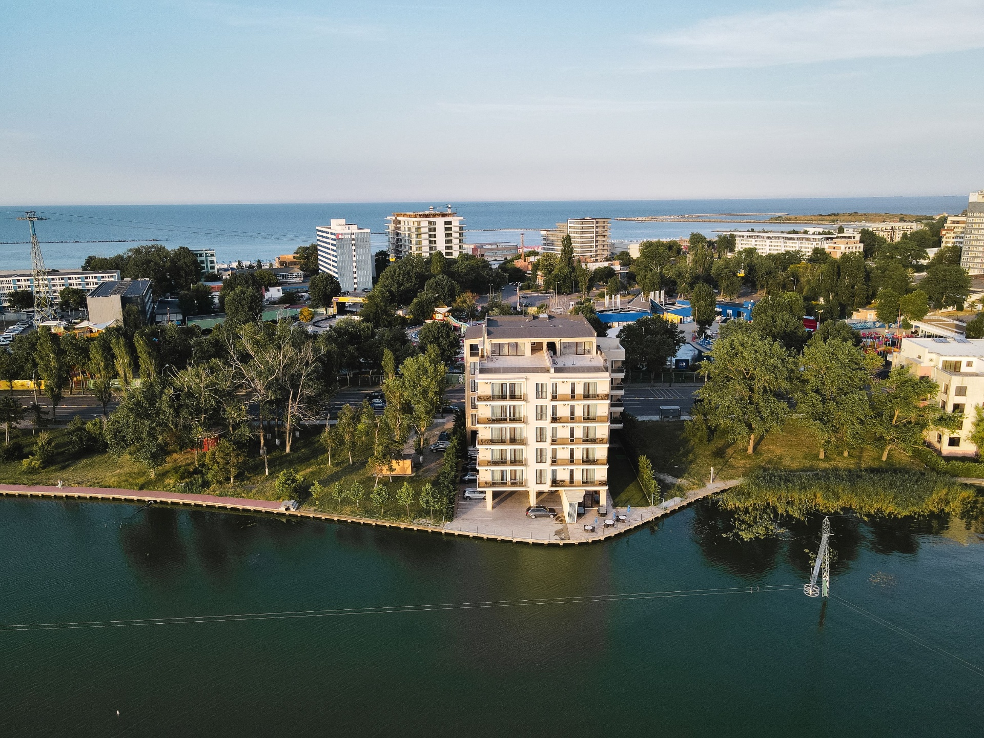 Plaja Mamaia la doi pași